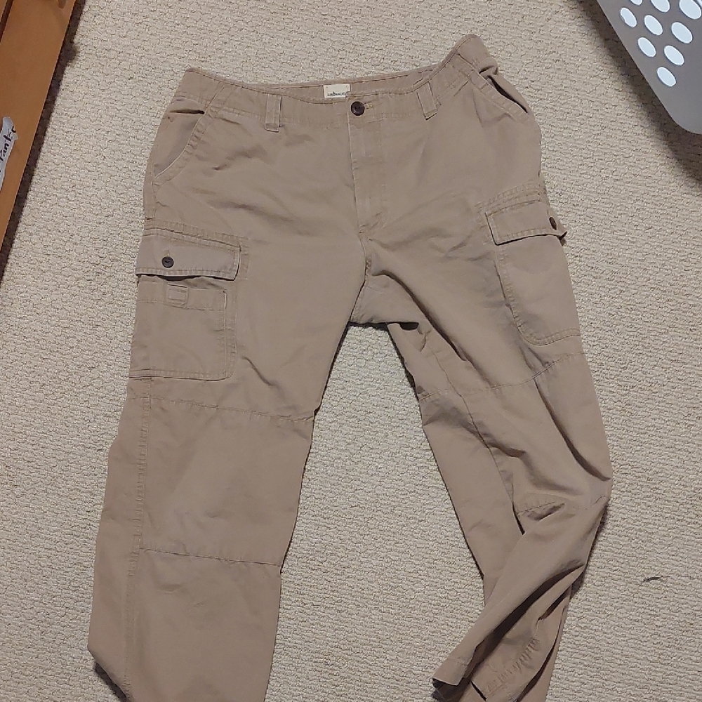 G.H. Bass & Co. Men's Khaki Cargo Pants